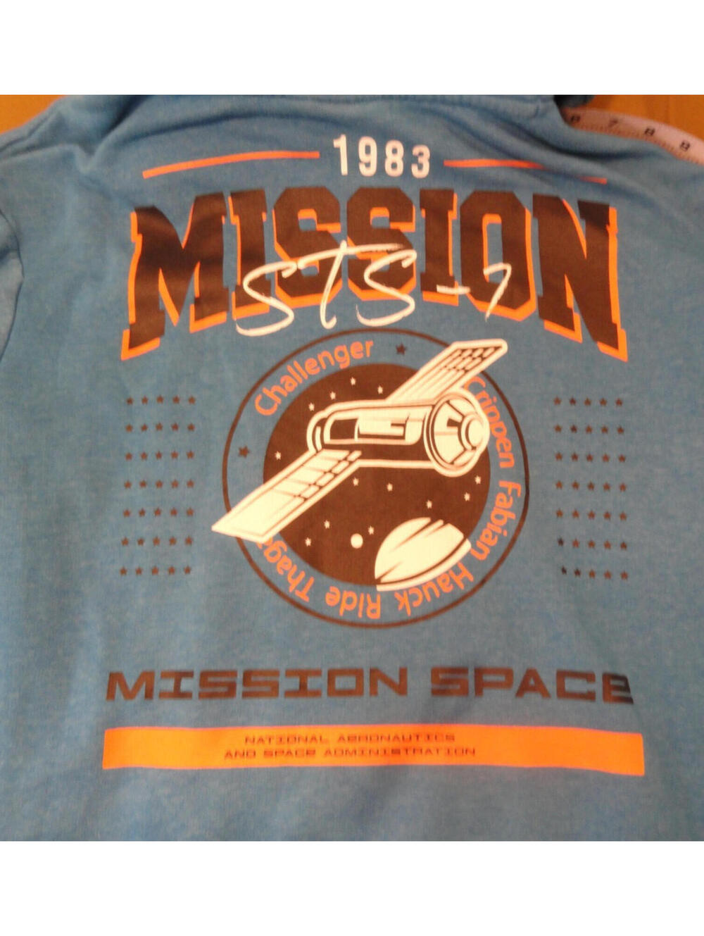 DISCONTINUED NASA 1983 STS-7 MISSION CHALLENGER TRIBUTE BLUE HOODIE MEDIUM